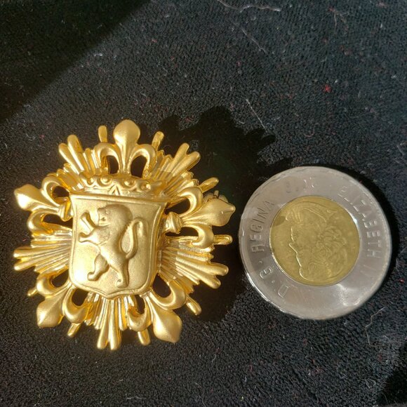 Vintage Brooches - Picture 10 of 11